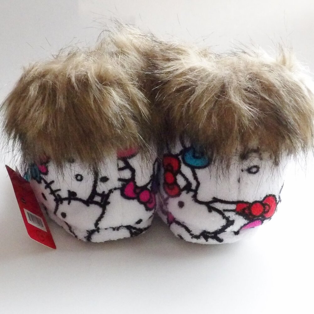 HELLO KITTY Girls Bootie Style Slippers White Faux Fur Accent Size 11 - 12  NWT - Picture 3 of 6